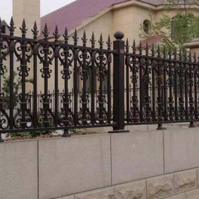 安徽合肥圍墻護(hù)欄選購指南 價(jià)格、供應(yīng)商與施工要點(diǎn)